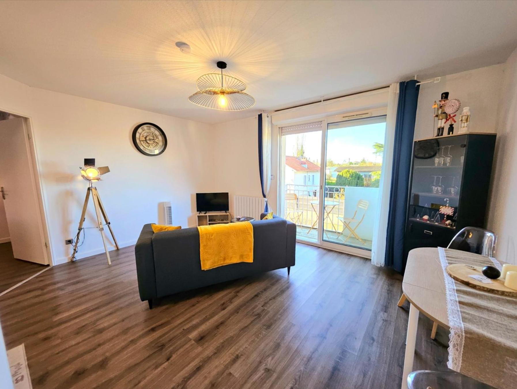 Appartement Residentiel Avec Parking/Proche Centre Ангулем Экстерьер фото