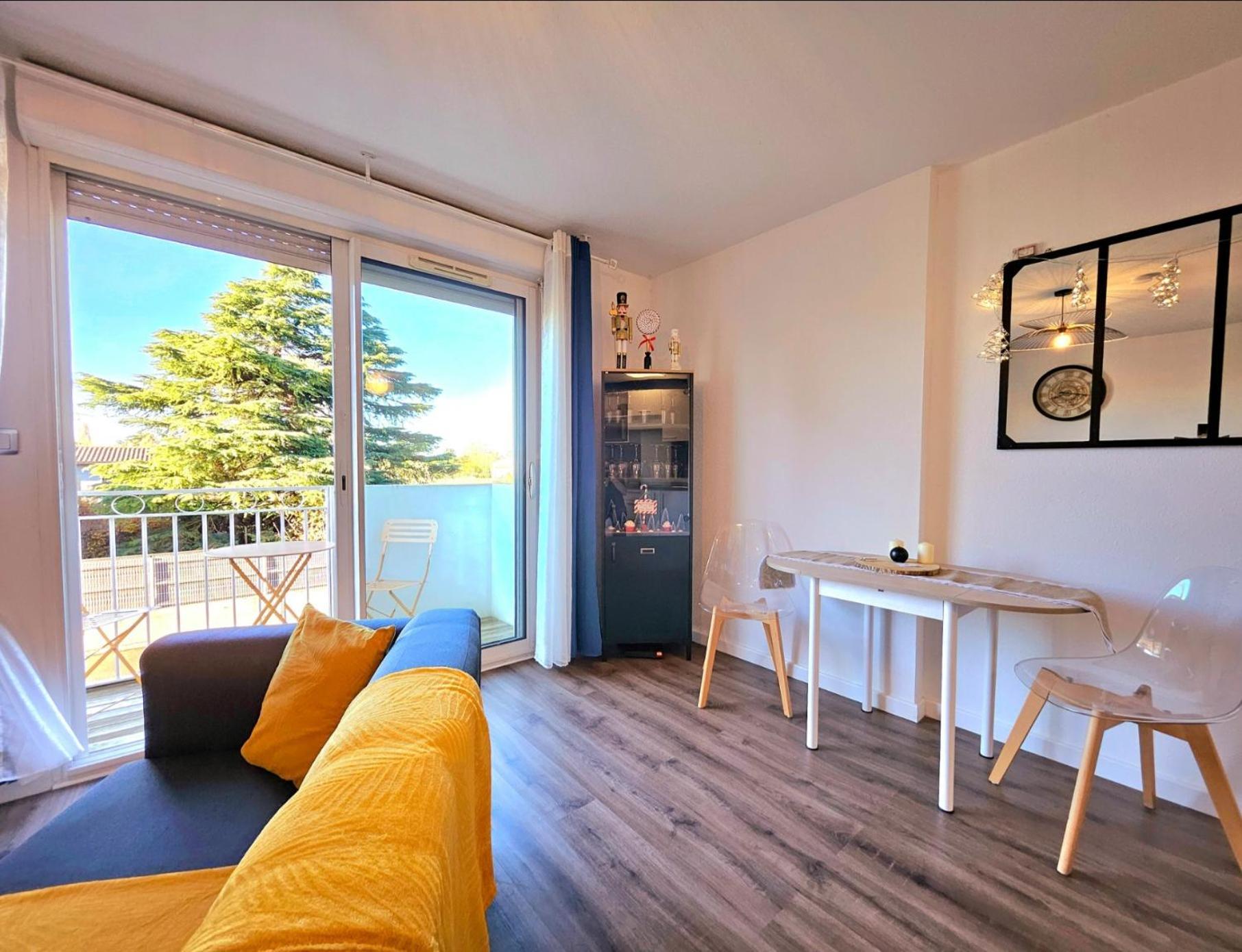 Appartement Residentiel Avec Parking/Proche Centre Ангулем Экстерьер фото