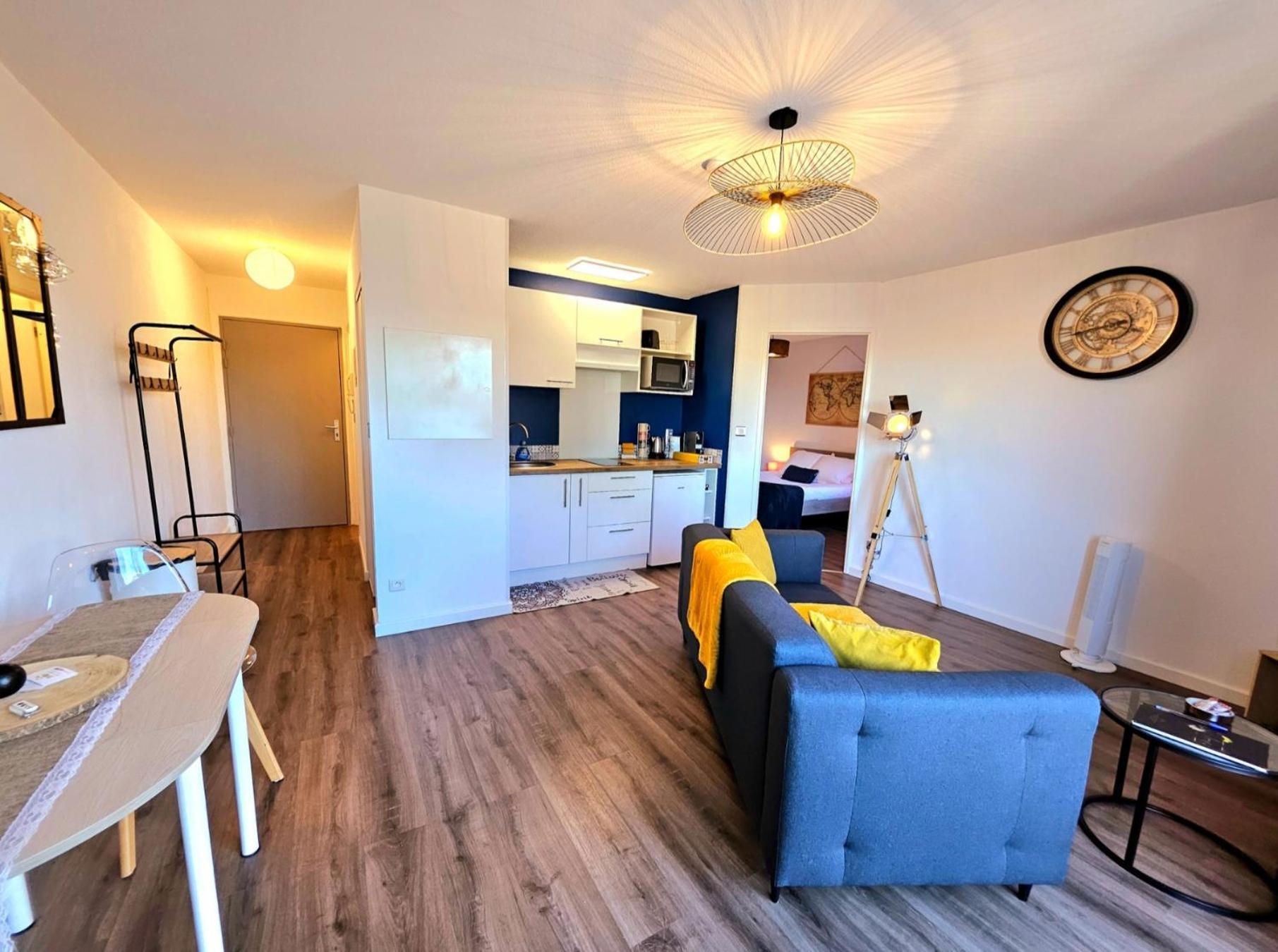 Appartement Residentiel Avec Parking/Proche Centre Ангулем Экстерьер фото